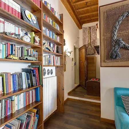Art Sant Ambrogio Apartment *
